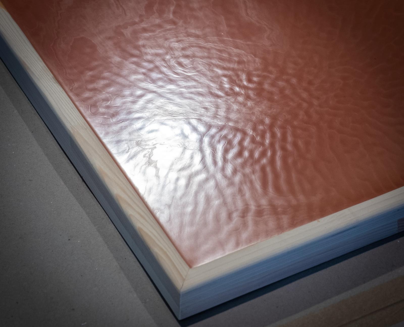 28900854-performance-mit-ines-tartler-vor-den-augen-des-publikums-entsteht-ein-wachsbild-NAPH